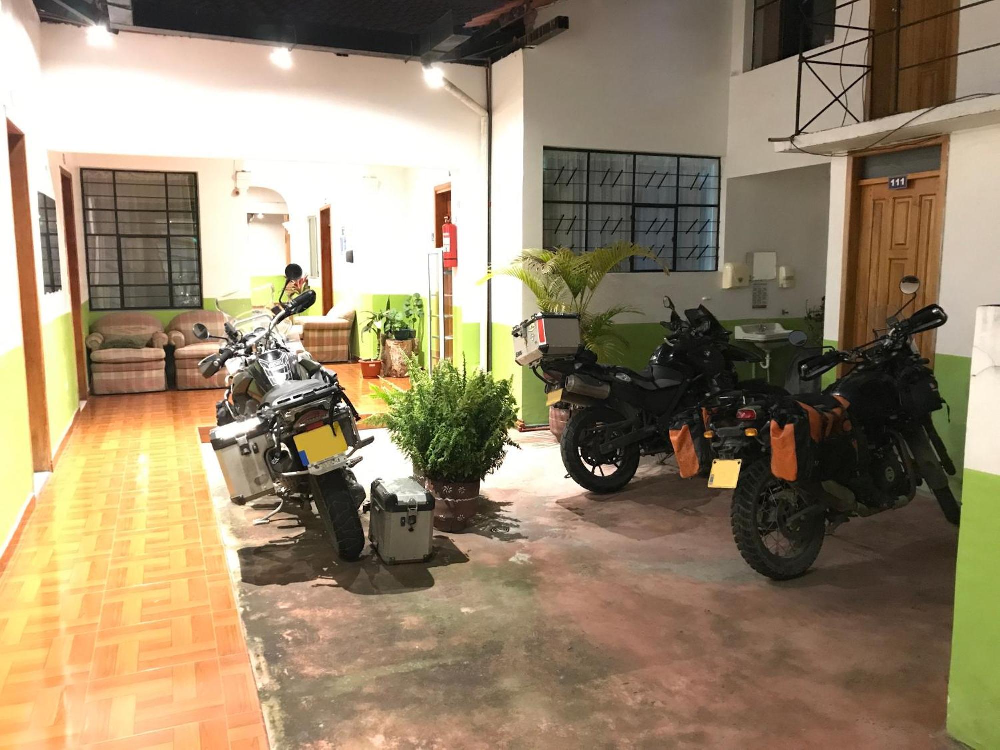 Hostal Quinta San Carlos Ibarra Exterior foto