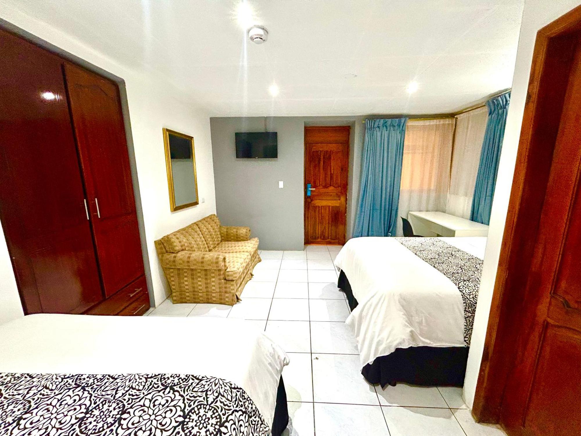 Hostal Quinta San Carlos Ibarra Exterior foto