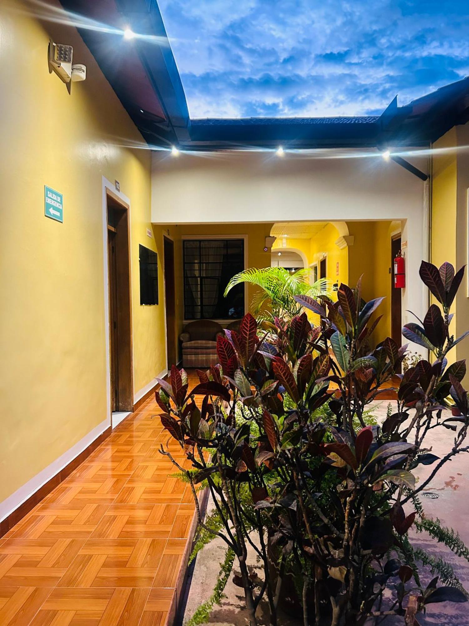 Hostal Quinta San Carlos Ibarra Exterior foto