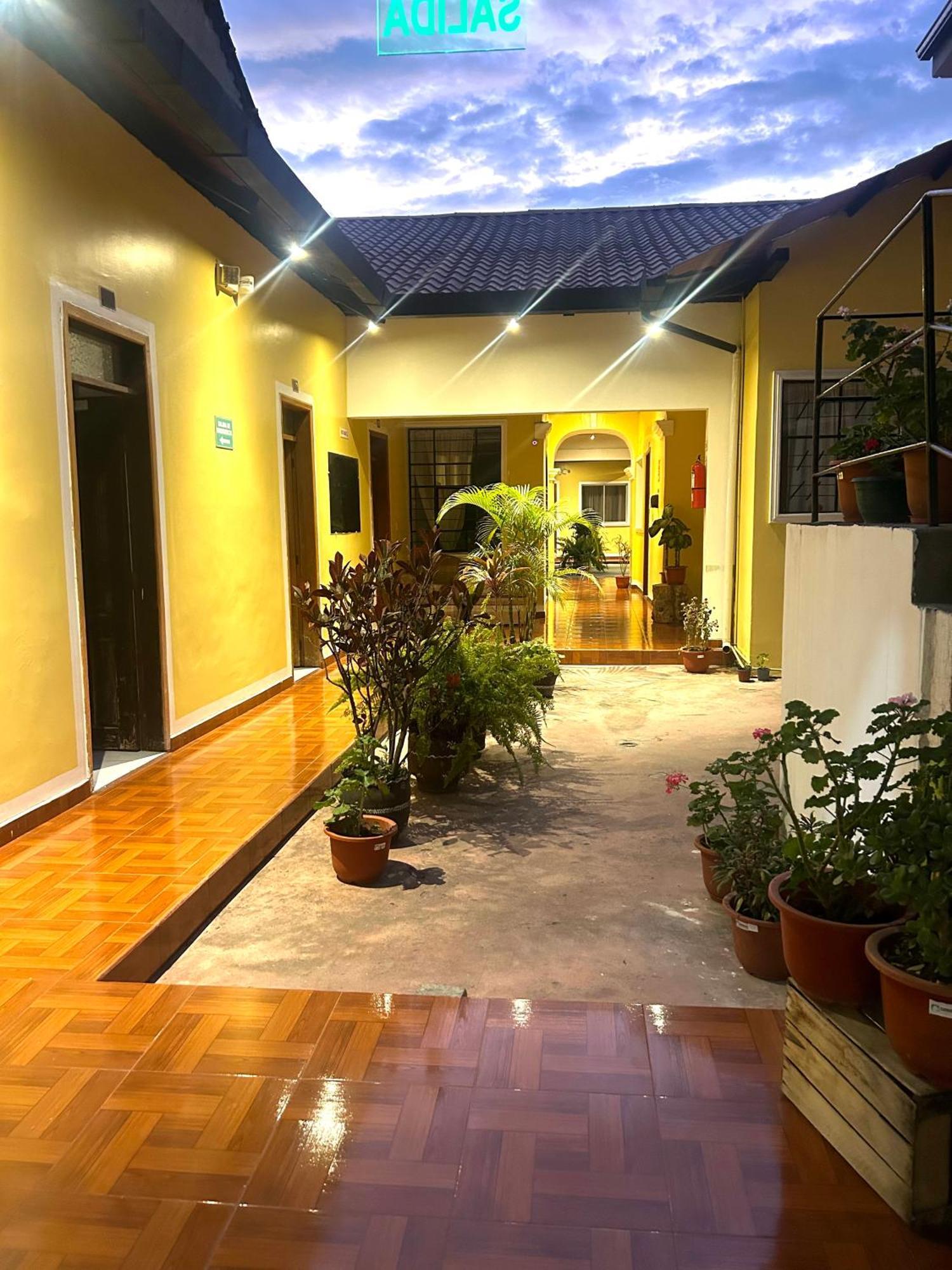 Hostal Quinta San Carlos Ibarra Exterior foto