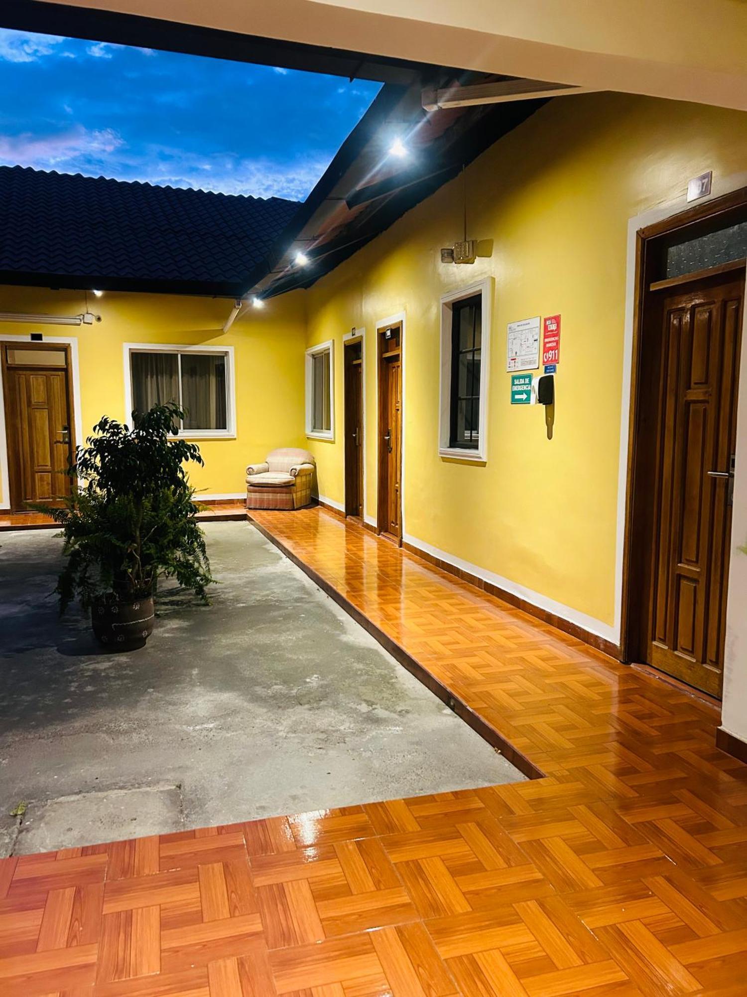 Hostal Quinta San Carlos Ibarra Exterior foto